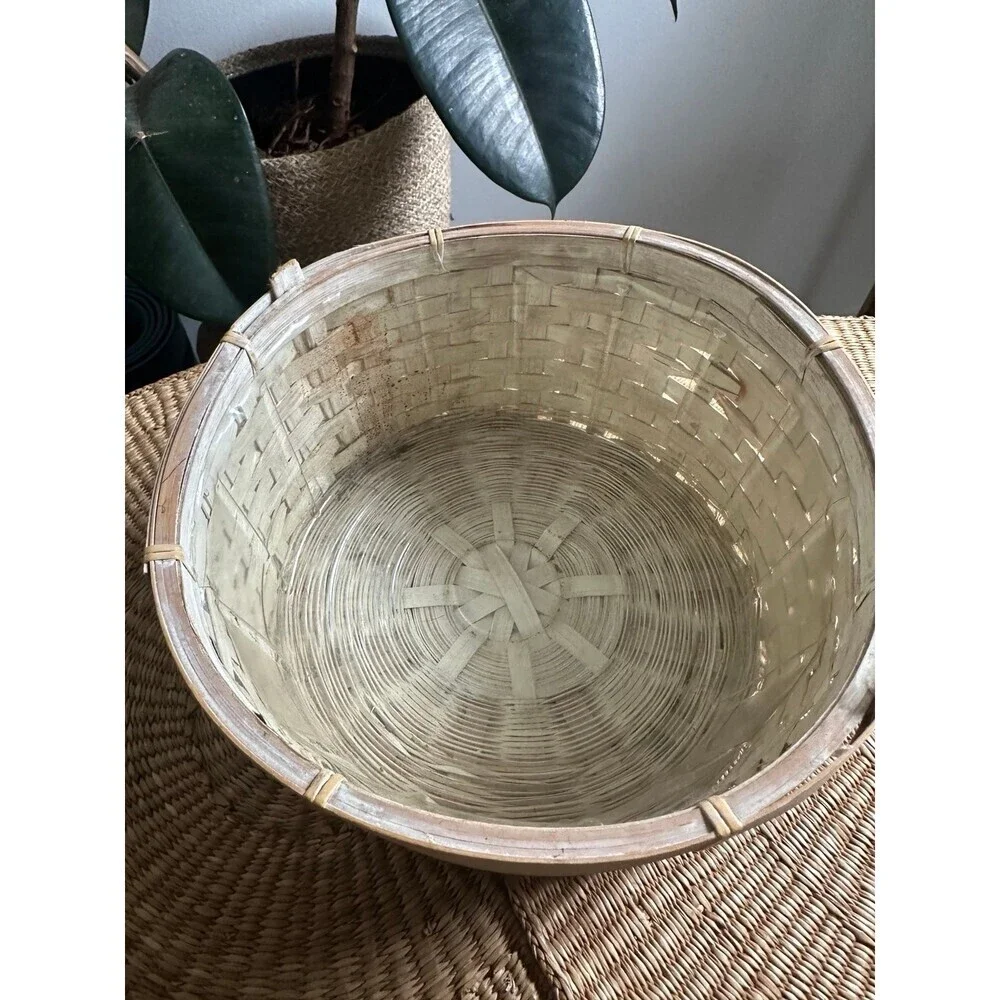 9” diameter circle wicker decorative basket